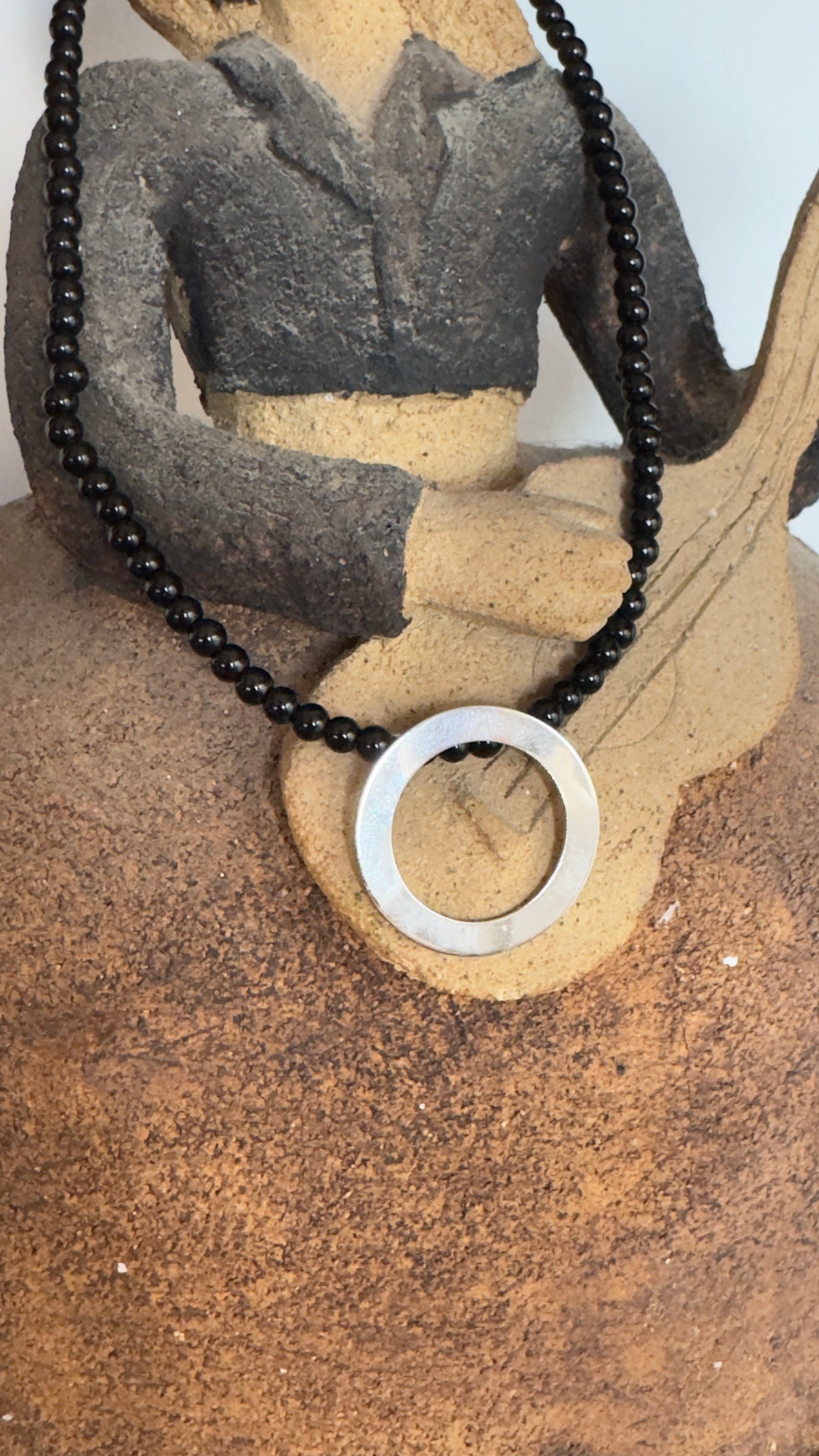 Collar Aro Plata con Onix Valencia