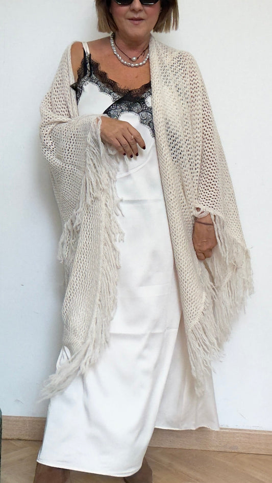 Chaqueta/ Mantón Manila Beige