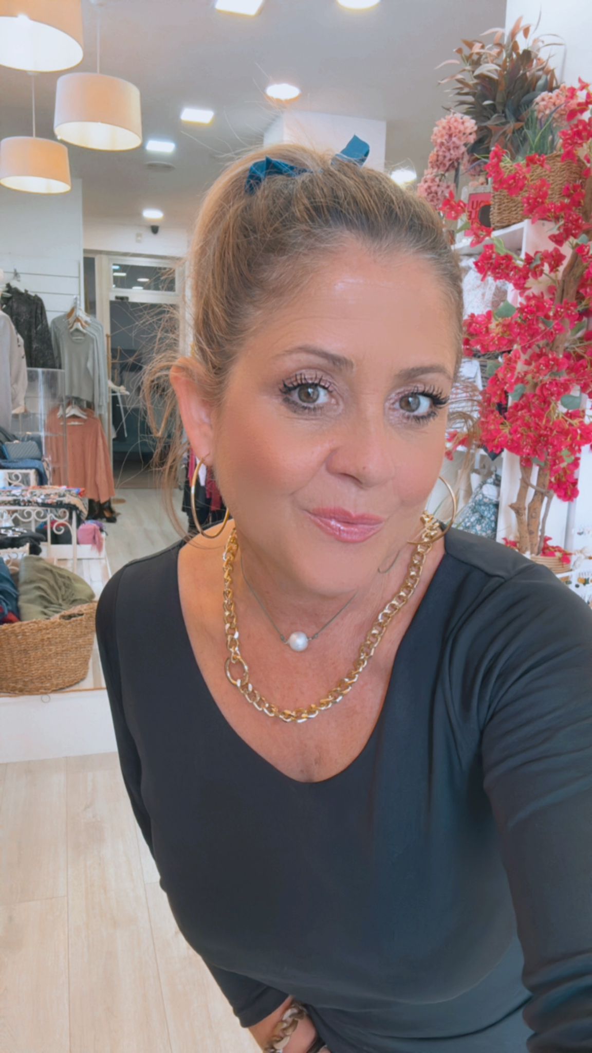 Collar de acero en color amarillo